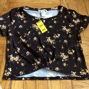 GIRLS TILLYS CROPPED T-shirt!!!!